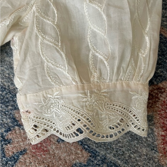 Elegant Cream Lace Blouse - Picture 3 of 3